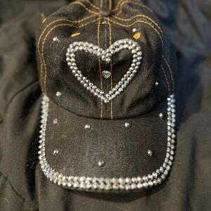 Black Rhinestone Heart Cap